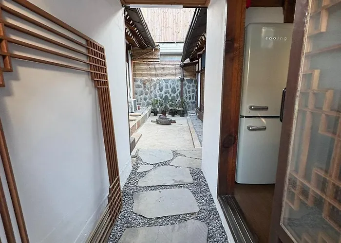 Dadok Hanok Comfort And Calm In The Heart Of Ferienhaus Seoul