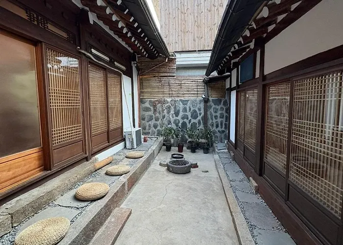 Ferienhaus Dadok Hanok Comfort And Calm In The Heart Of *
