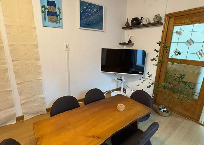 Ferienhaus Dadok Hanok Comfort And Calm In The Heart Of