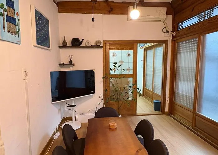 Ferienhaus Dadok Hanok Comfort And Calm In The Heart Of